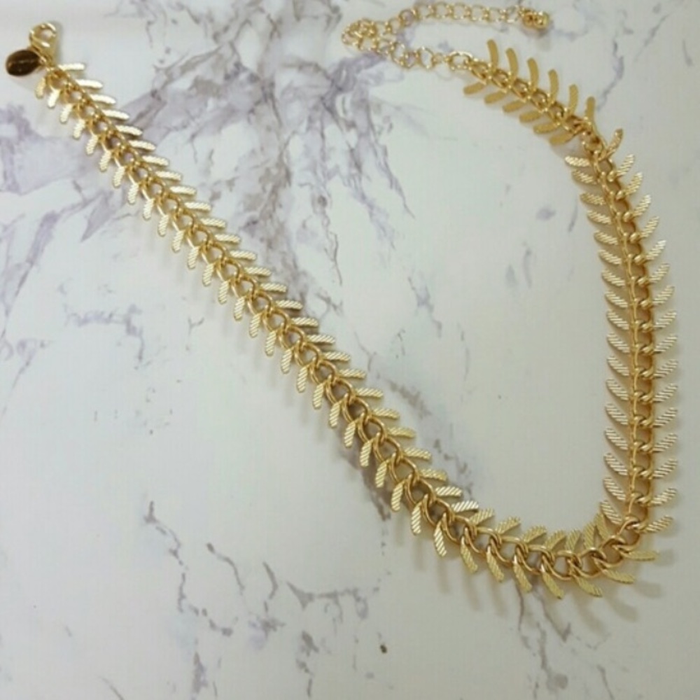 Choker necklace